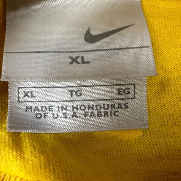 Vintage Nike Swoosh T-Shirt Men XL Yellow 100% Cotton Crew Neck 90s Pullover - Picture 4 of 9